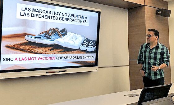 Representante de la red de publicidad más grande del mundo visitó la UAO