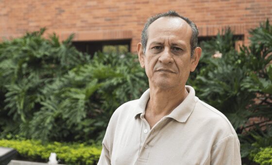 Humberto Jarrín Ballesteros, docente de la facultad de Humanidades y Artes