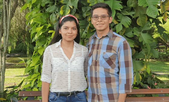 Paula Andrea Castañeda Quintero, estudiante del programa de Administración Ambiental y Julián Duque Parra, estudiante del programa Comunicación Social - Periodismo.