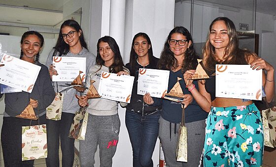 Ganadoras del primer puesto en Premios Bandera