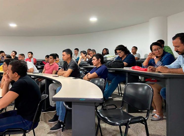 Estudiantes y egresados UAO conocieron al equipo de Moove It