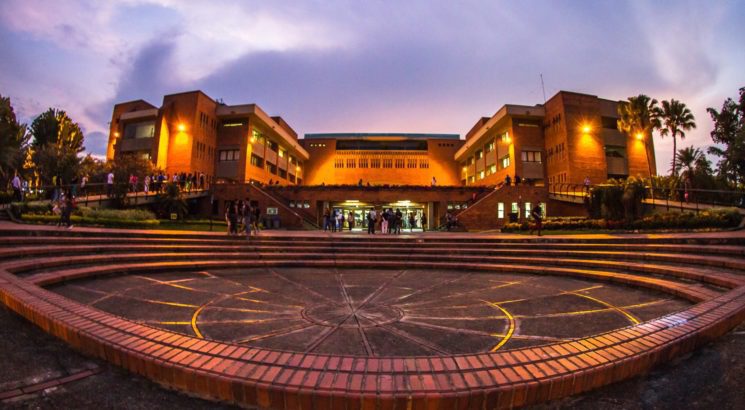 Campus UAO nocturno