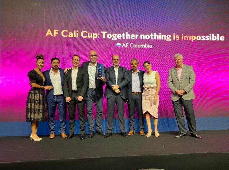 Con actitud futbolera, egresado UAO resalta con estrategia de comunicación