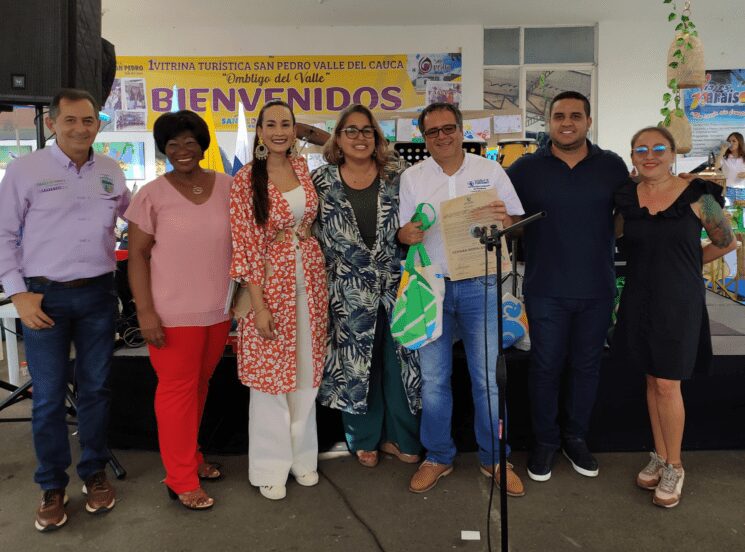 Docente UAO reconocido por la Asamblea del Valle del Cauca