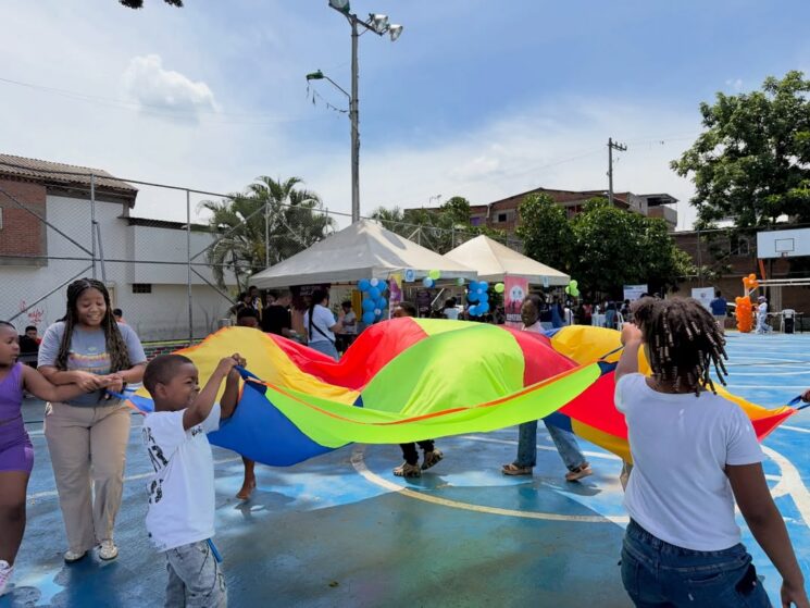 Feria de servicios Uramba: recuperación y transformación del espacio público