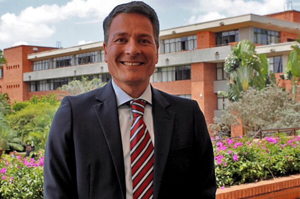 Nuevo decano de la facultad de Ciencias Administrativas