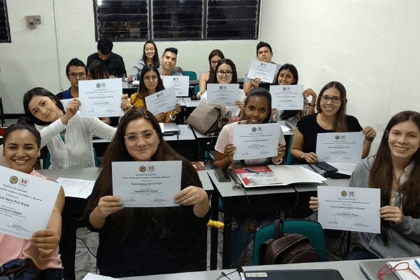 Egresados asistieron al seminario en ‘Comunicación digital’