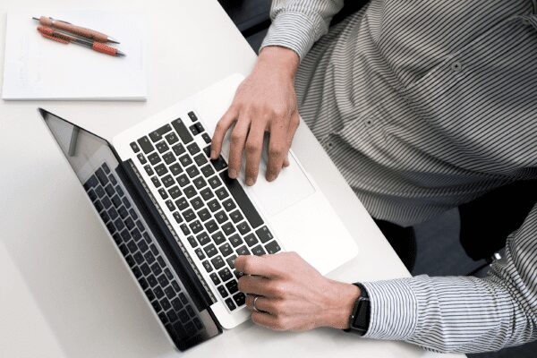 Aplica a la vacante de coordinador de posgrado y proyección social, en la Bolsa de Empleo UAO