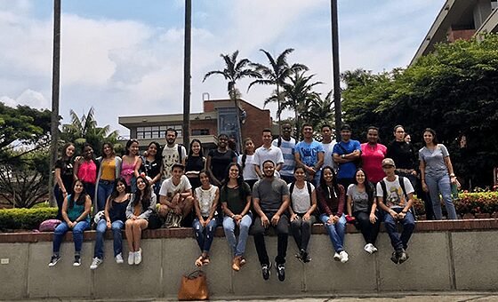 Estudiantes y egresados se actualizaron en políticas y normas ambientales vigentes en el país