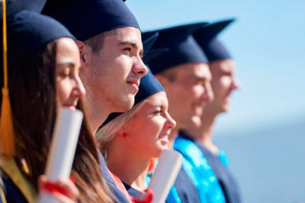 Aplica a las becas de Icetex y Fundación Carolina