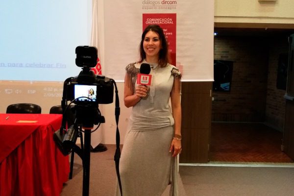 Diálogos Dircom contó con la participación de la egresada Irene Tafur