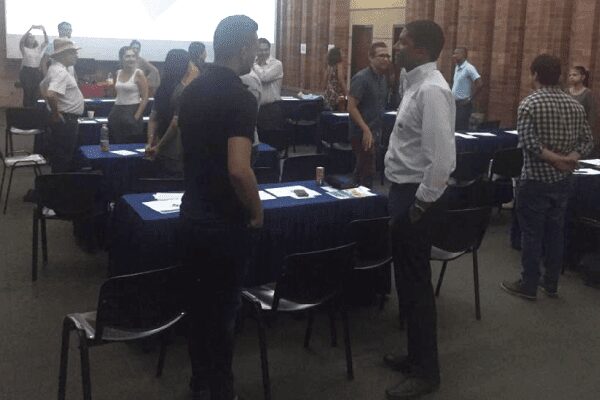 Egresados potencializaron su valor diferenciador en ‘Saberes 100’