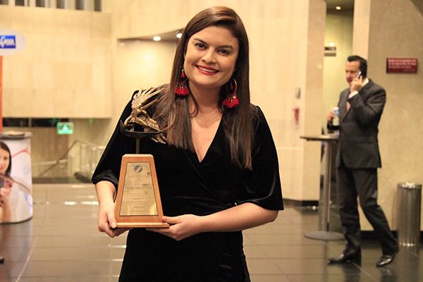 Egresada Autónoma gana Premio Nacional de Periodismo