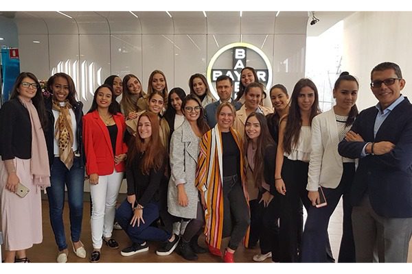 Estudiantes de uno de los grupos de Consultoría Organizacional.