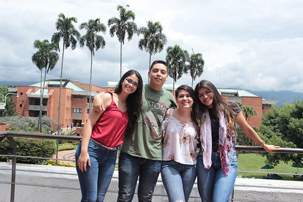 Jóvenes talentos de la facultad representan a la Universidad internacionalmente