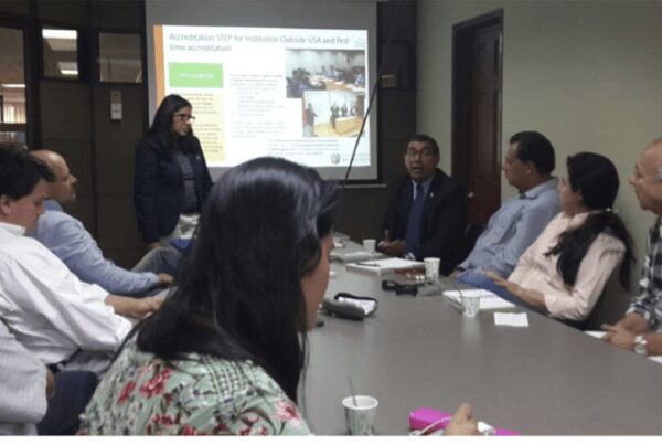 Jornada informativa hacia la acreditación ABET: experiencia  de  la   Universidad  Politécnica de Puerto Rico