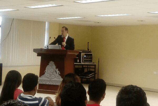 Invitado en el Instituto Tecnológico Superior de El Mante, dictando conferencias docente Autónomo
