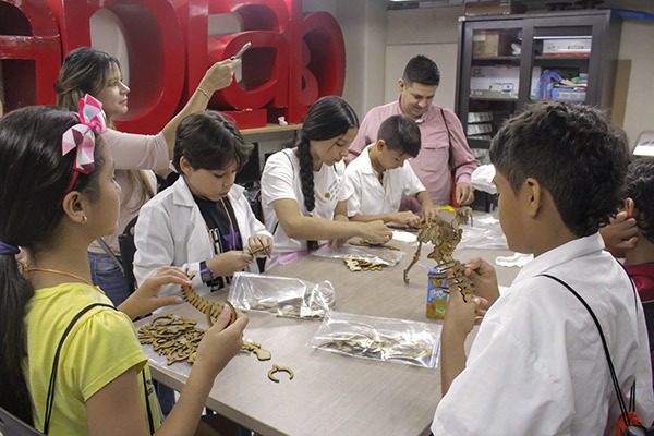 Encuentro de niños investigadores en la UAO