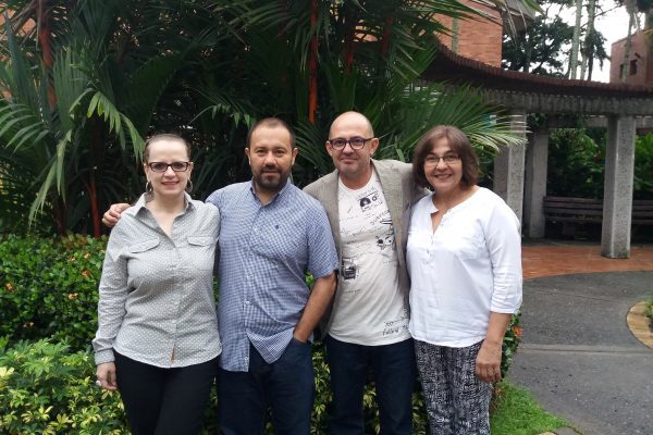 Docentes de la UAO lideran mesa sobre consumo responsable y sostenible