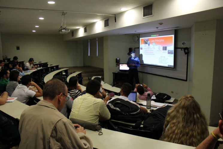 Profesores del RIT visitan la Universidad Autónoma de Occidente