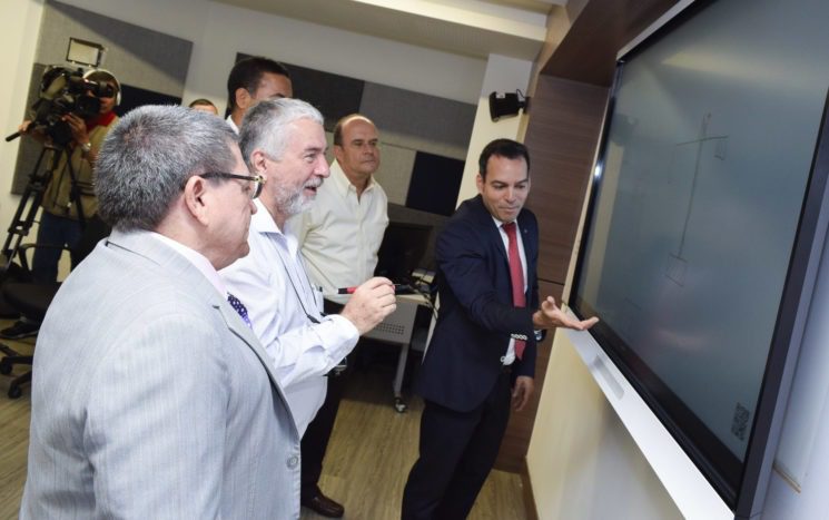 Nuevos ambientes de aprendizaje en la Autónoma de Occidente