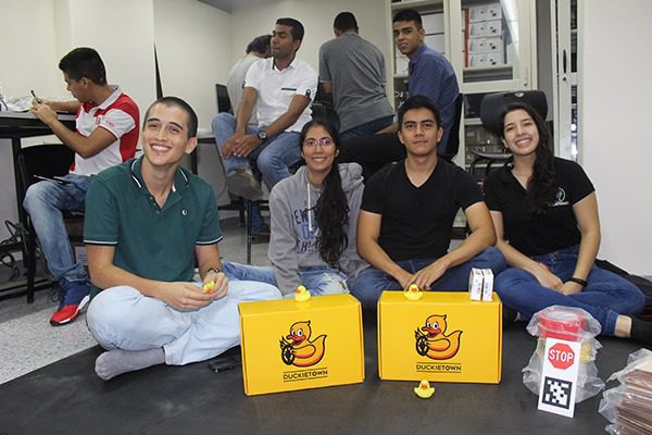 The Duckietown Project, una plataforma para aprender sobre carros autónomos