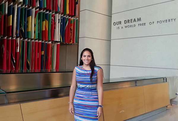 Egresada Autónoma cumple su sueño en el Banco Mundial.