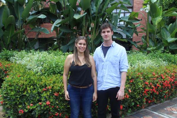 Laura Viviana Arenas and Javier Eduardo Lopez, students of tenth semester of Environmental Engineering, carried out a research project called 'Potential Uses of the Banana Peel: Production of a Bioplastic.'