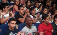Grupo de nuevos autonomos en auditorio