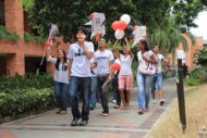 Estudiantes marchando en OGE