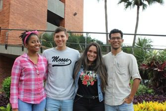 Autónomos finalistas en premios de periodismo universitario